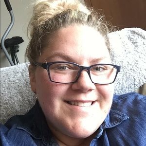 Meet your Posher, Caitlyn